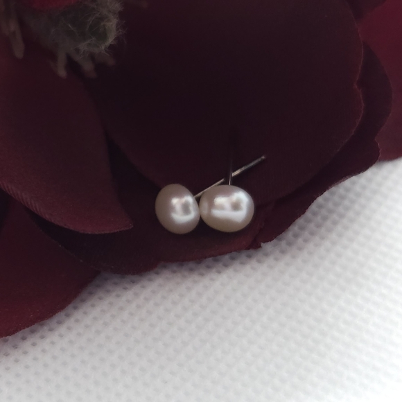 White Pearl Stud Earrings Landan Girl Real Pearl Stud Earrings - Picture 4 of 11